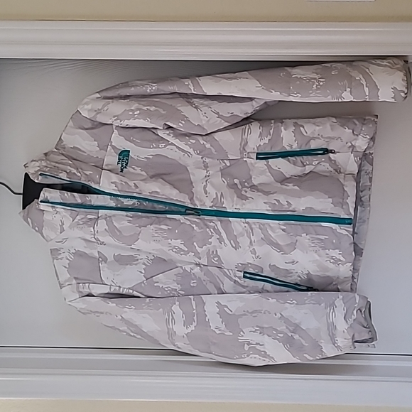 The North Face - Women's 3 in 1 Ski and Snow Jacket - Size Small - Picture 2 of 6